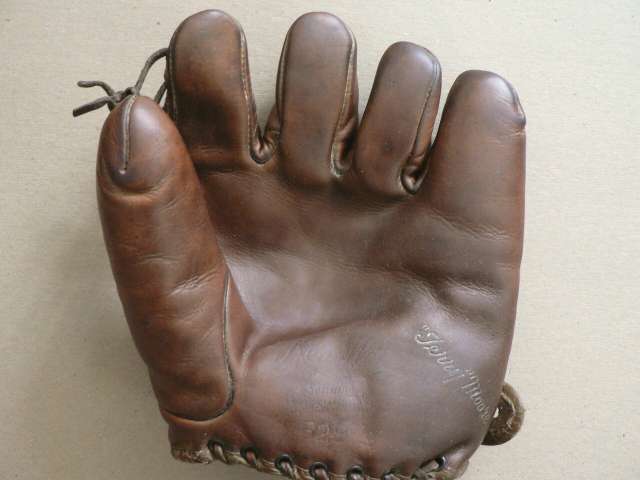 Terry Moore Ken Wel 529 Front